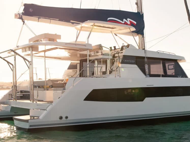 Moorings 4200/3 Exclusive Plus – Leopard Catamarans