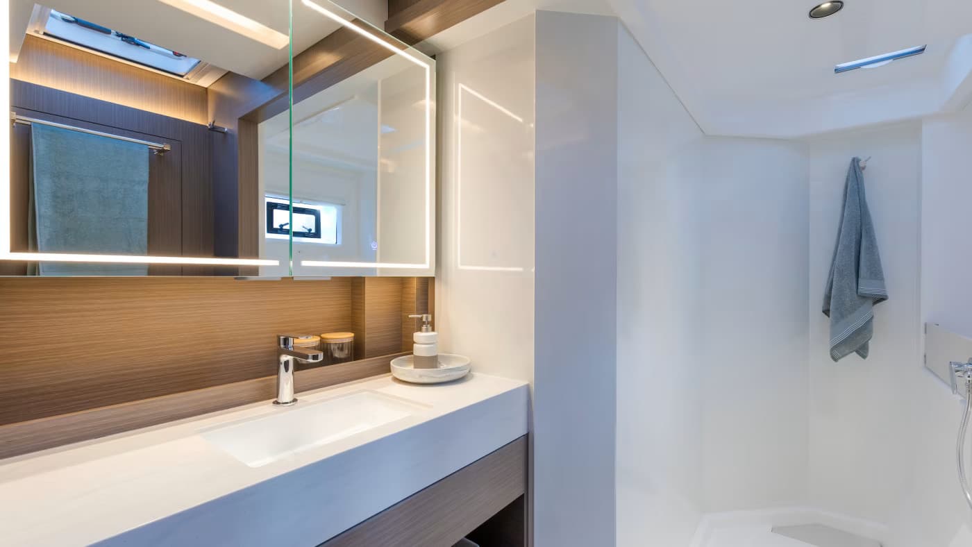 Moorings 5200 Exclusive Plus
