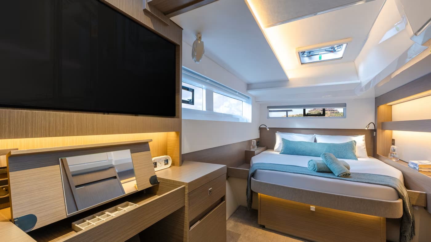 Moorings 5200 Crewed
