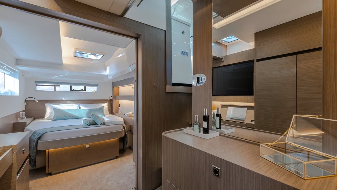 Moorings 5200 Crewed
