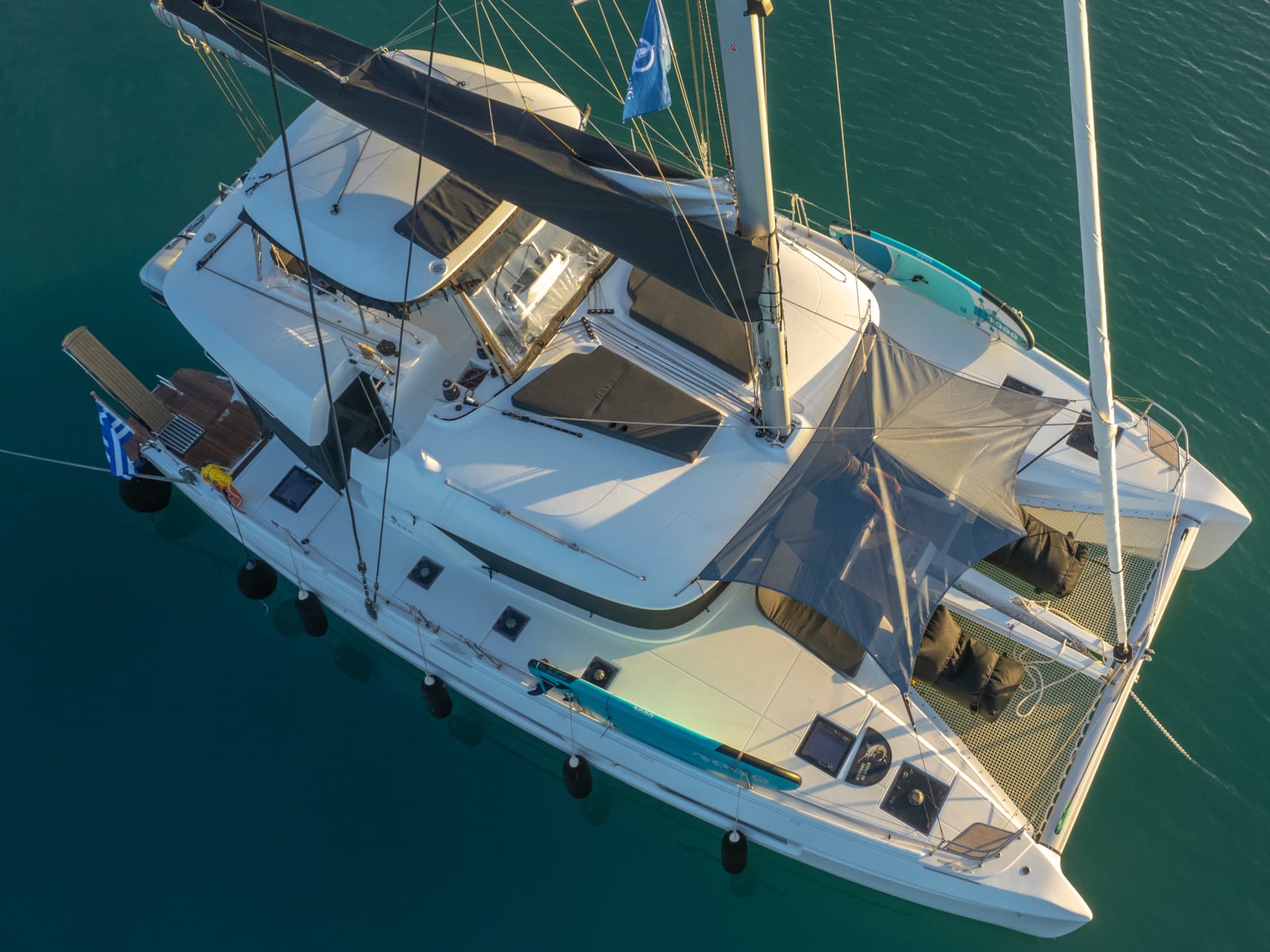 AEGEUS (A/C, Gen, W.Maker, Teak cockpit, underwater lights) – Lagoon