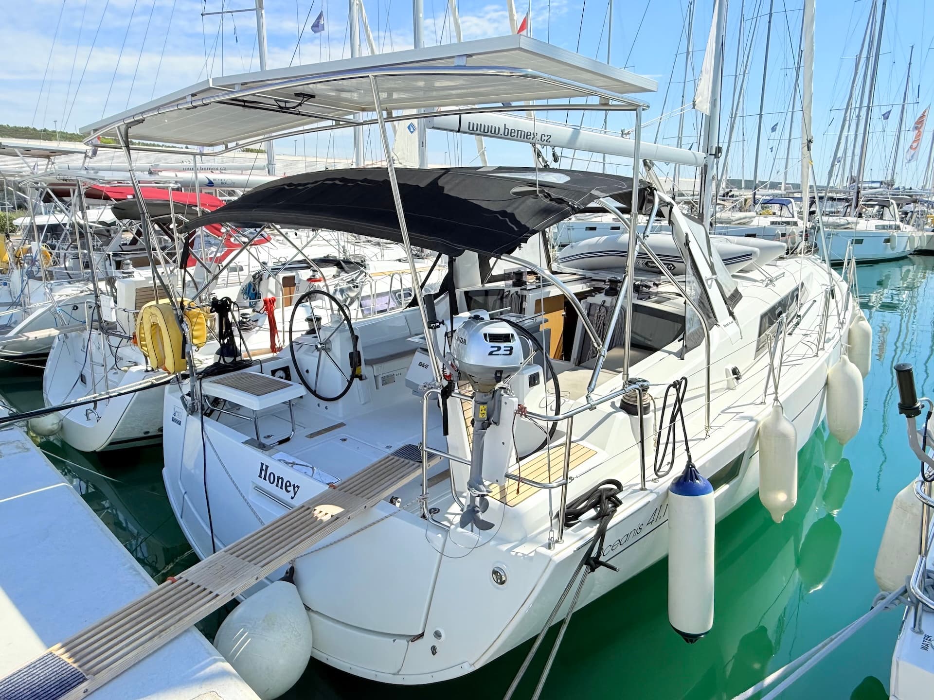 Honey – Beneteau