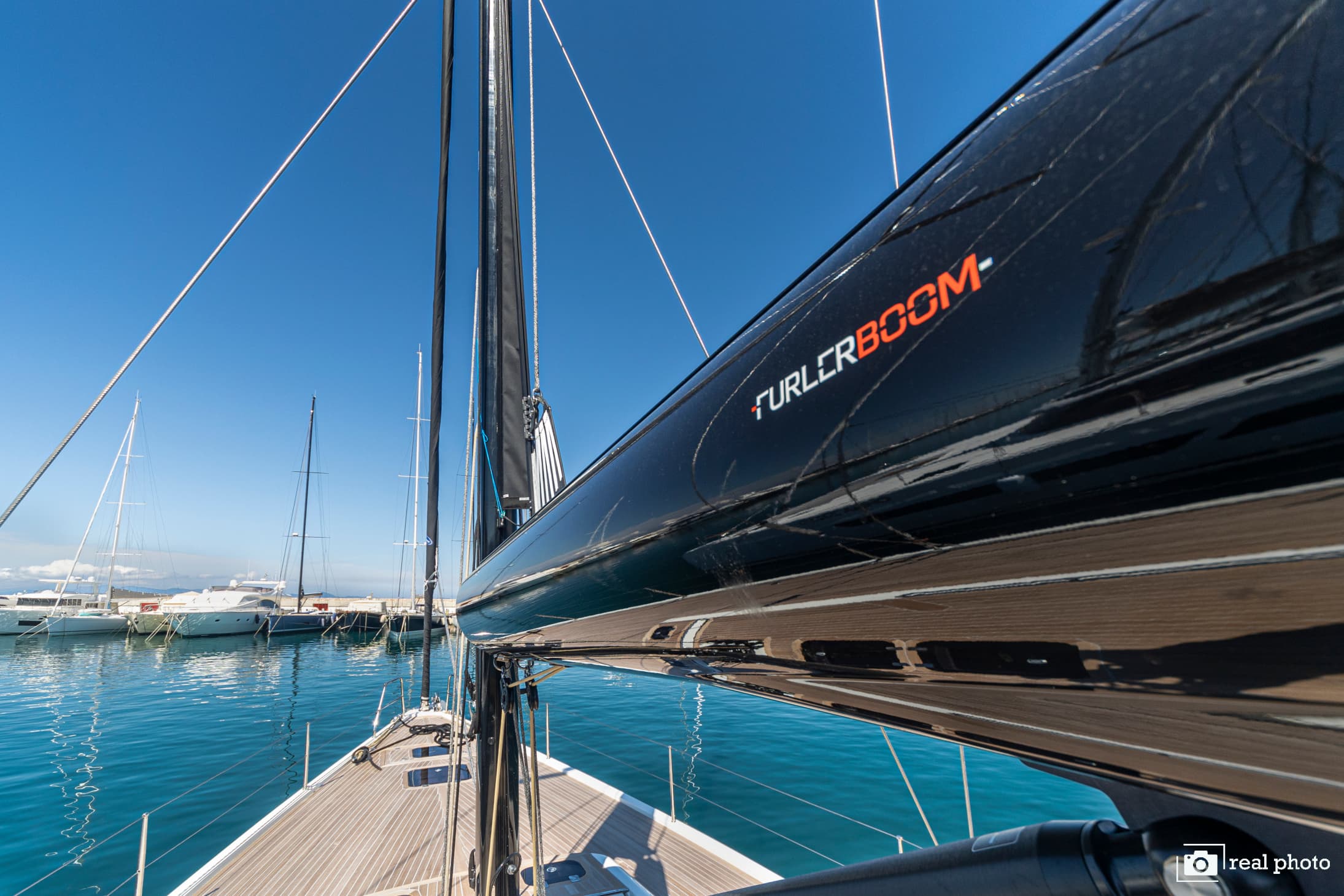 Avalon - Luxury - A/C, Watermaker